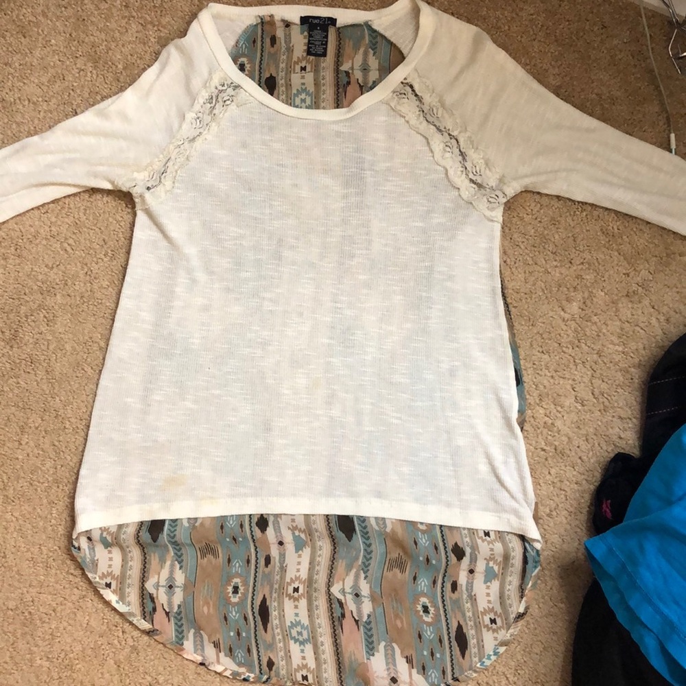 Rue 21 Aztec white mid long sleeve